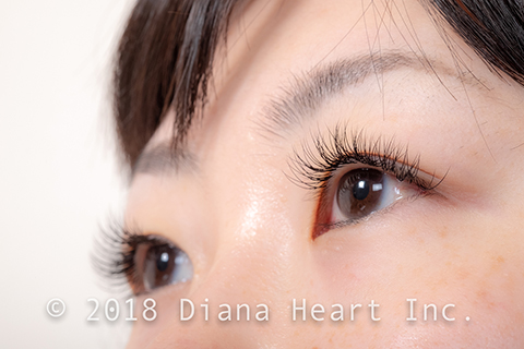 ナチュラルデザイン左目開け