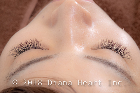 セクシーデザイン両目閉じ