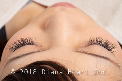 セクシーデザイン両目閉じ