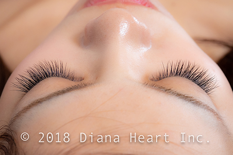 セクシーデザイン両目閉じ